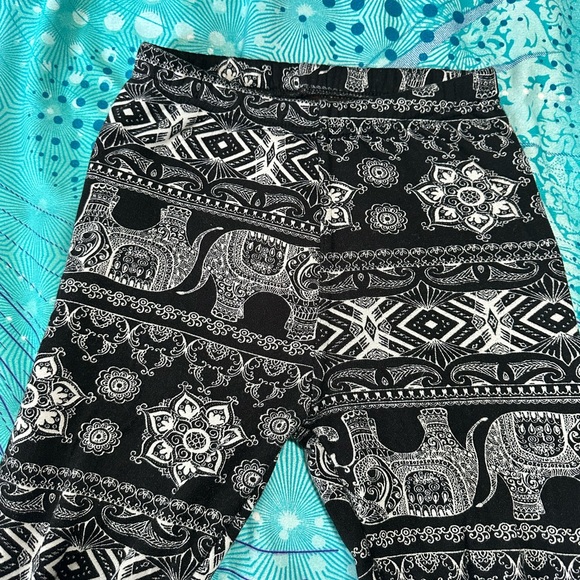 Youth Elephant Tribal Print Fleece Lined Leggings - Picture 4 of 5
